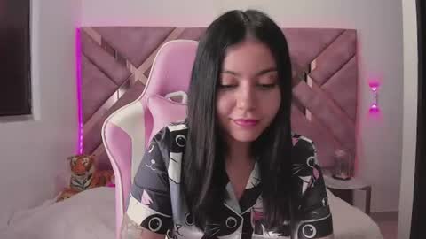 Ana online show from August 4, 7:32 pm