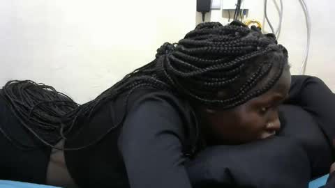 tight_pussie online show from November 11, 7:21 am