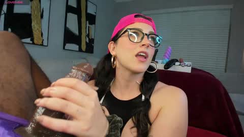 Snapshot of tightholestinytits chatting on October 27, 4:18 pm tightholestinytits online show from October 27, 4:18 pm