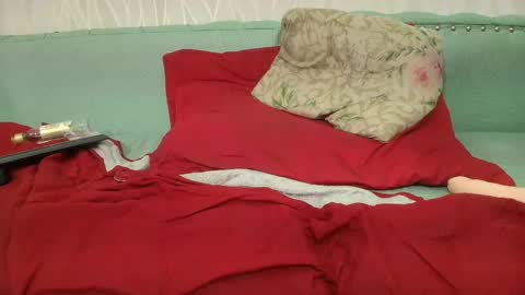 tiifany_y online show from February 26, 6:15 pm