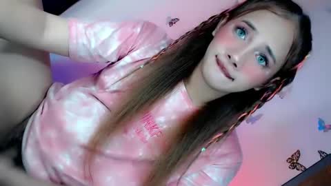 Snapshot of timea_slut69xx chatting on February 19, 6:22 am Happy Birthday To Me online show from February 19, 6:22 am