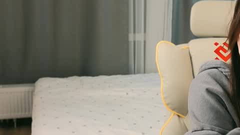 Mia online show from February 24, 10:02 pm