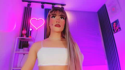 Hallie And Annie online show from February 26, 2:48 am