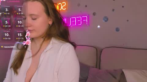 Stella online show from March 17, 1:10 am