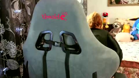 Tina online show from March 31, 4:57 am