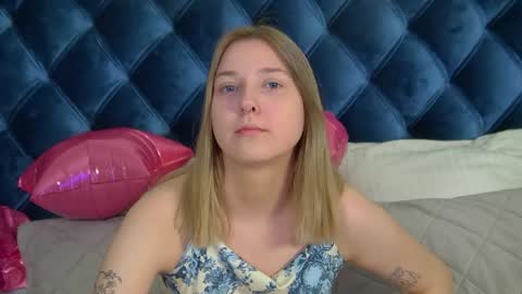 TinaBurton online show from April 1, 4:26 pm