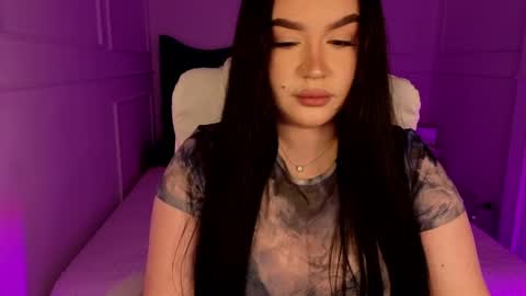 hi im curvy babyface girlie Tina online show from April 6, 7:09 am