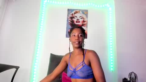 tinas_smith online show from June 10, 3:22 pm