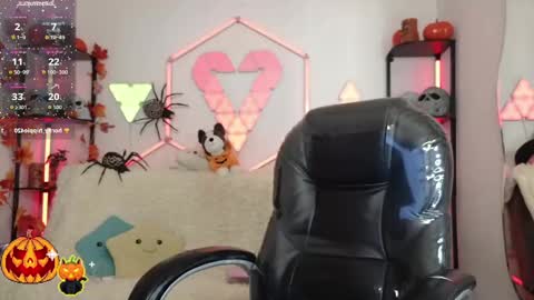 tiny_vixen_ online show from October 15, 2:29 pm