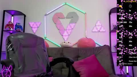 tiny_vixen_ online show from January 24, 7:49 pm