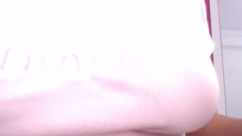 tiny_whore18 online show from September 29, 4:17 pm