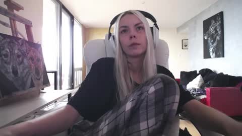 stage Kylie Sinner  brand CLITBAIT online show from November 1, 12:26 pm