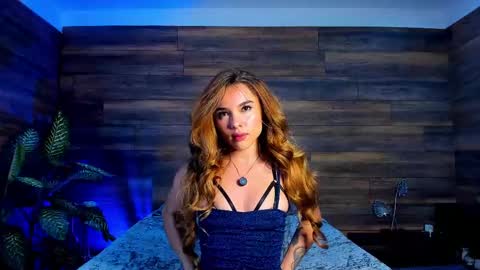 Instagram  tinyw0nder online show from October 15, 9:59 pm