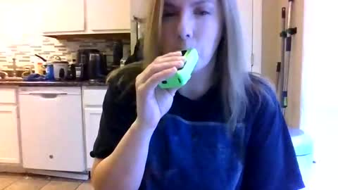 tinywithtiddies online show from March 20, 1:16 pm