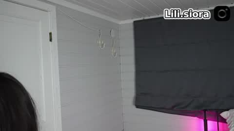 Lili online show from June 17, 7:52 pm