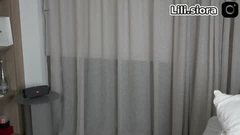 Lili online show from March 17, 7:30 pm