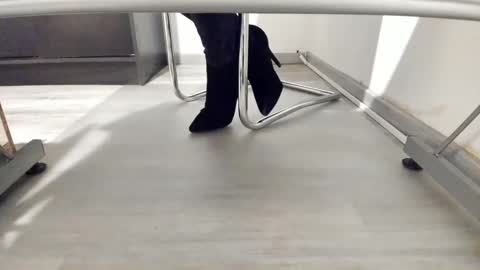 Snapshot of tired33 chatting on February 23, 4:35 pm Anna online show from February 23, 4:35 pm