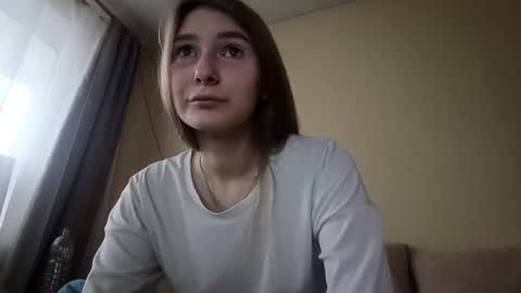 Hi Im Carry 18 years old online show from November 6, 7:11 am