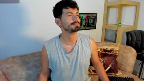 tj_detwailer online show from December 11, 4:49 am