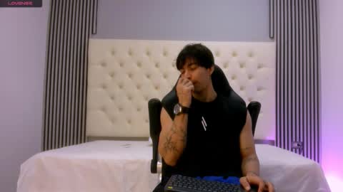 toji lee online show from December 3, 3:18 am