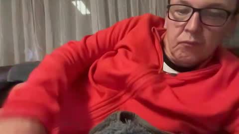 Tom online show from November 24, 4:38 pm