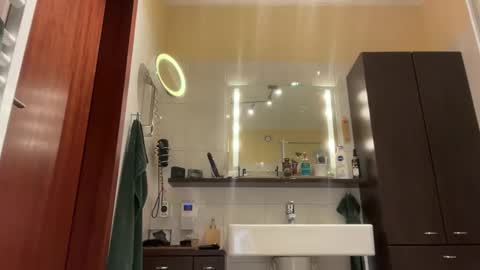 Tom online show from December 22, 6:09 am