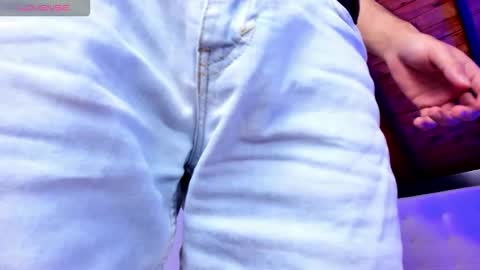   online show from March 8, 12:42 pm