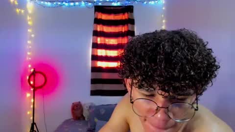 Tom Blue online show from April 19, 6:10 pm