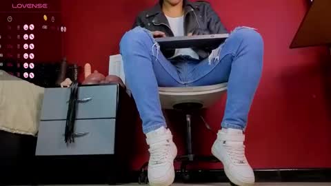 Tom online show from October 29, 1:51 am