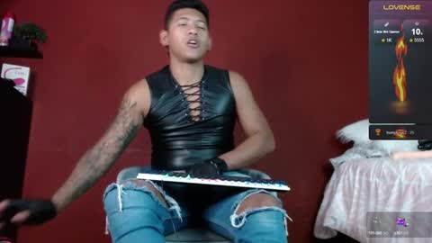 Tom online show from February 21, 2:17 am