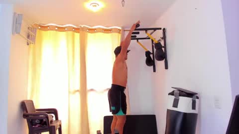 Snapshot of tom_kingfit chatting on December 6, 5:28 pm SPORTSFIT29 online show from December 6, 5:28 pm