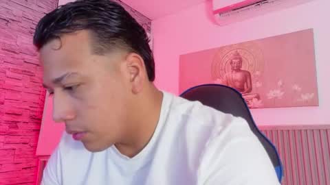 Tom muscle1 online show from February 1, 12:13 pm