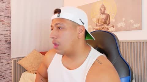 Tom muscle1 online show from November 19, 12:04 pm