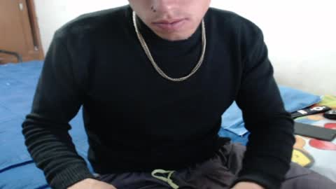 tomas_turbado_ online show from March 27, 8:26 am