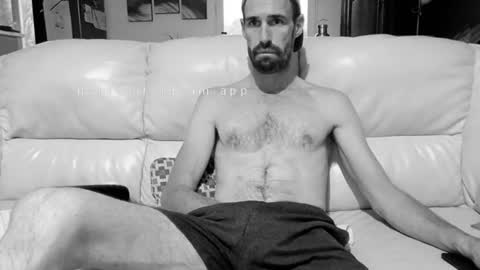 tomax22000 online show from July 18, 8:00 pm