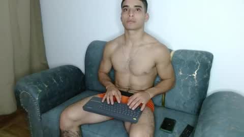 tomaz_18 online show from May 20, 2:52 am