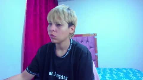 tomboygirl69 online show from September 28, 7:12 pm