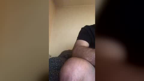 tomcop11111 online show from June 14, 8:11 pm