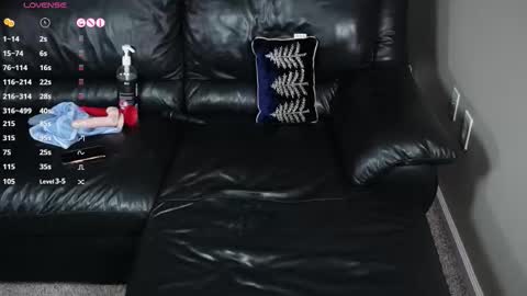 Tomi Michelle online show from November 20, 8:50 pm