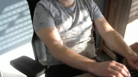 tomin3m online show from January 18, 1:42 pm