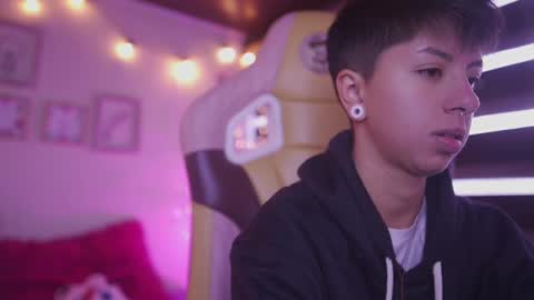 Blue  online show from March 3, 12:17 pm