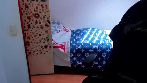 Twitter BreddTommy IG tommy bredd online show from October 21, 7:28 pm