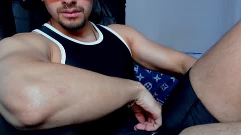 Twitter BreddTommy IG tommy bredd online show from December 5, 9:12 pm