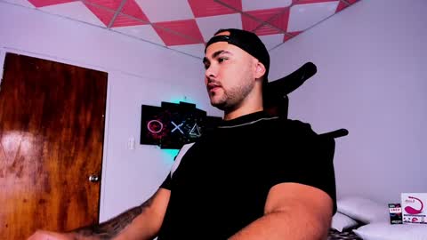 tommy_sccott online show from January 22, 2:15 am