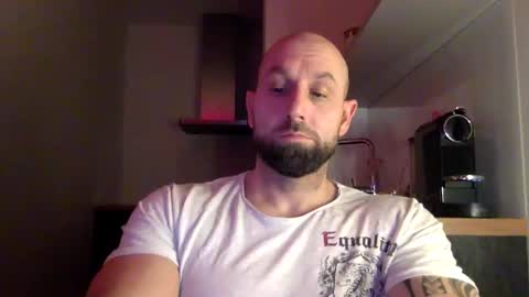 Thomas Fit online show from February 13, 8:45 pm