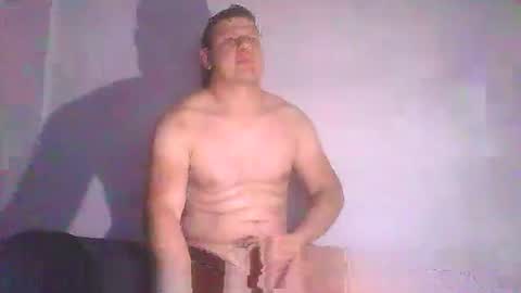 tonny54880 online show from December 4, 7:39 pm