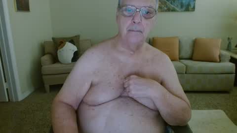 Snapshot of tonysview12000 chatting on October 8, 9:32 pm tonysview12000 online show from October 8, 9:32 pm