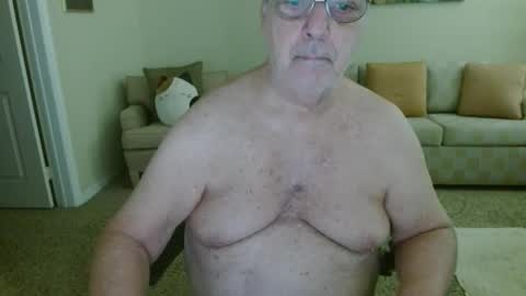 Snapshot of tonysview12000 chatting on October 17, 6:56 pm tonysview12000 online show from October 17, 6:56 pm