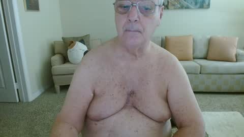 Snapshot of tonysview12000 chatting on October 1, 6:18 pm tonysview12000 online show from October 1, 6:18 pm