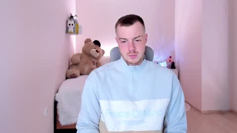 Snapshot of toohornyserj chatting on January 27, 2:42 am toohornyserj online show from January 27, 2:42 am